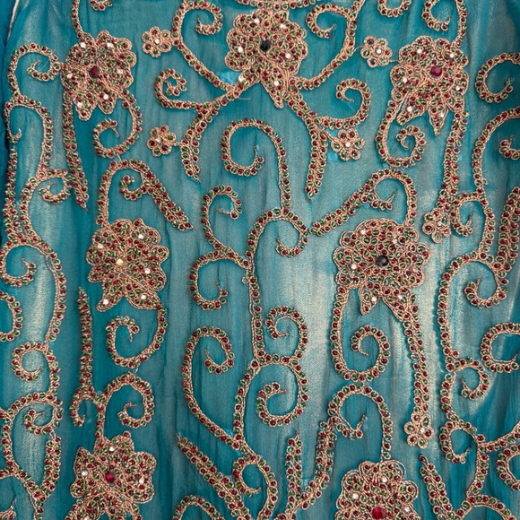 Shalwar Kameez with Dupatta 3pc set - Picture 3 of 7